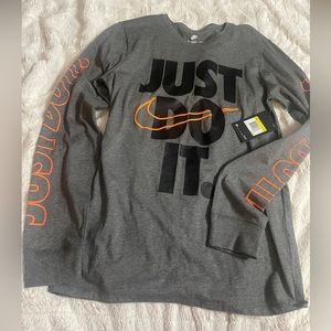 Men’s Nike shirt